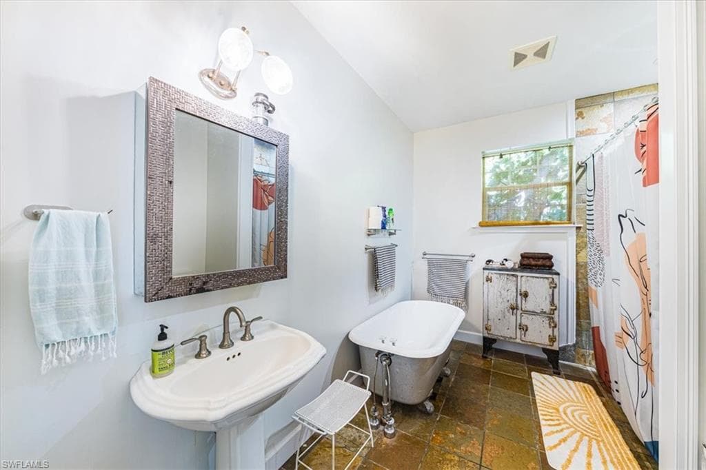 1171 Mockingbird Ln, Naples, FL 34104-18