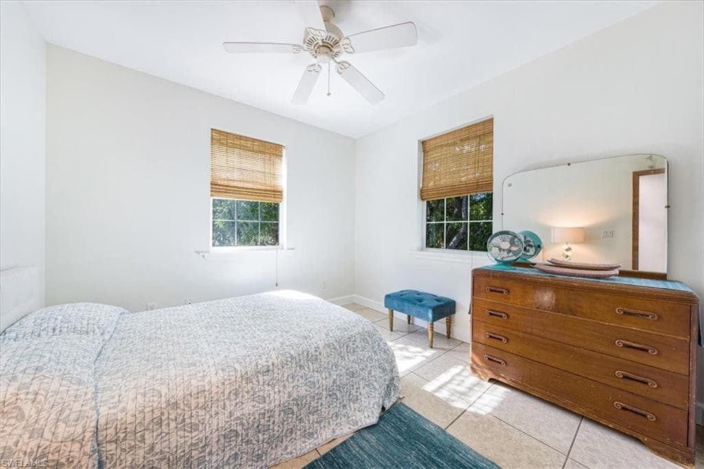 1171 Mockingbird Ln, Naples, FL 34104-19