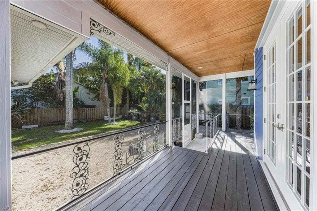 1171 Mockingbird Ln, Naples, FL 34104-24