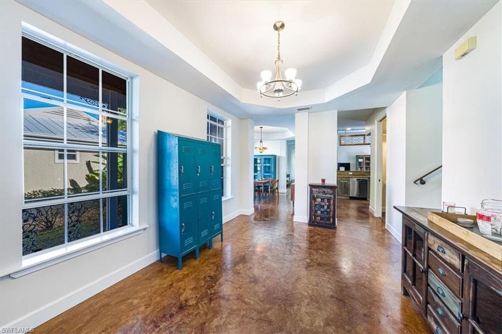 1171 Mockingbird Ln, Naples, FL 34104-5