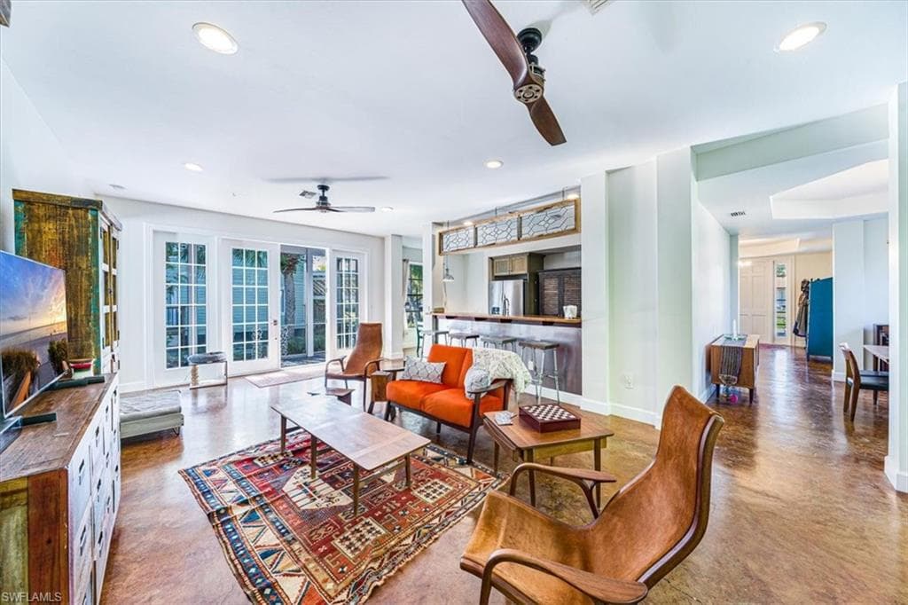 1171 Mockingbird Ln, Naples, FL 34104-6