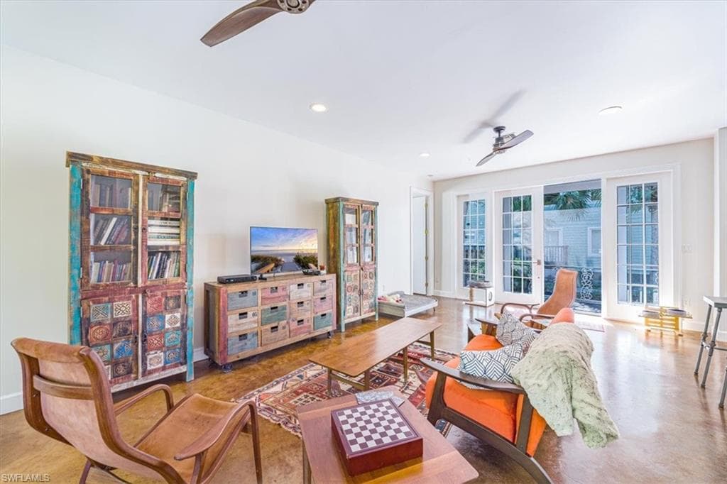 1171 Mockingbird Ln, Naples, FL 34104-7