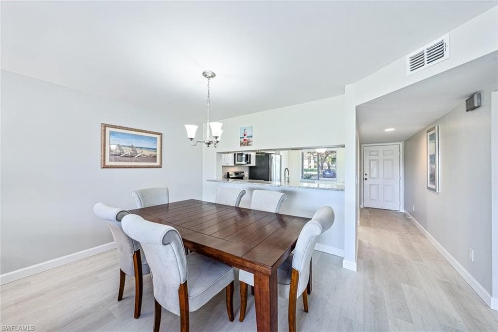 3655 Amberly Cir A107, Naples, FL 34112-3