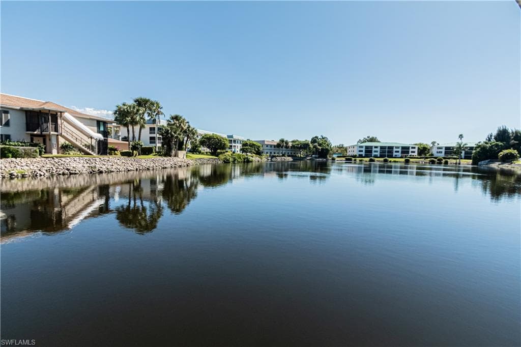 3150 Binnacle Dr 109, Naples, FL 34103-1