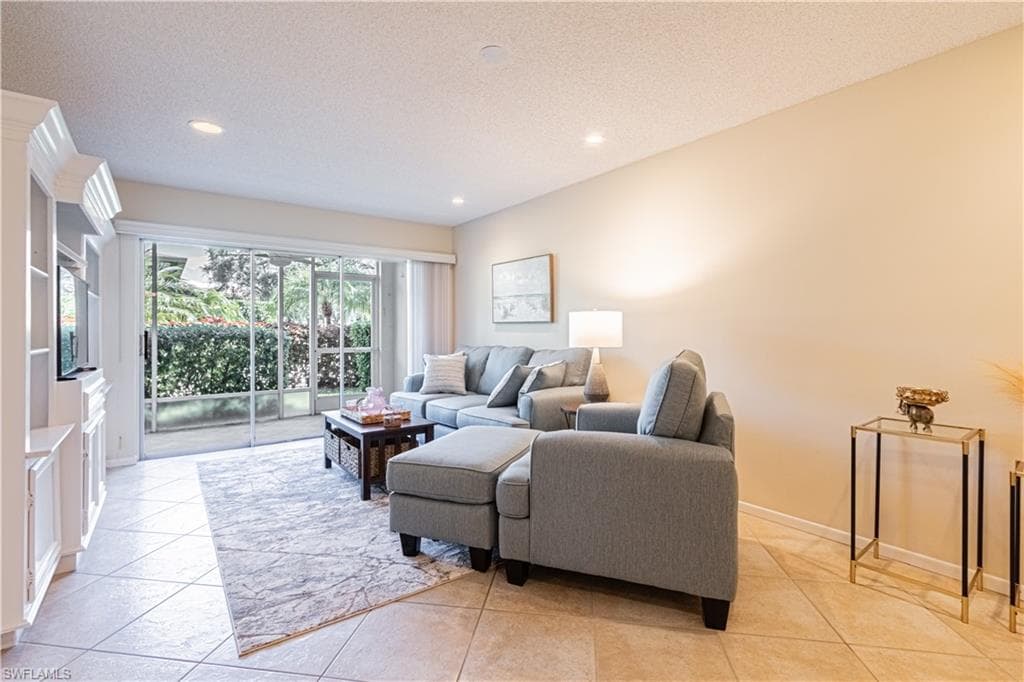3150 Binnacle Dr 109, Naples, FL 34103-22