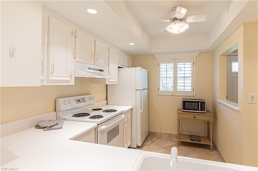3150 Binnacle Dr 109, Naples, FL 34103-29