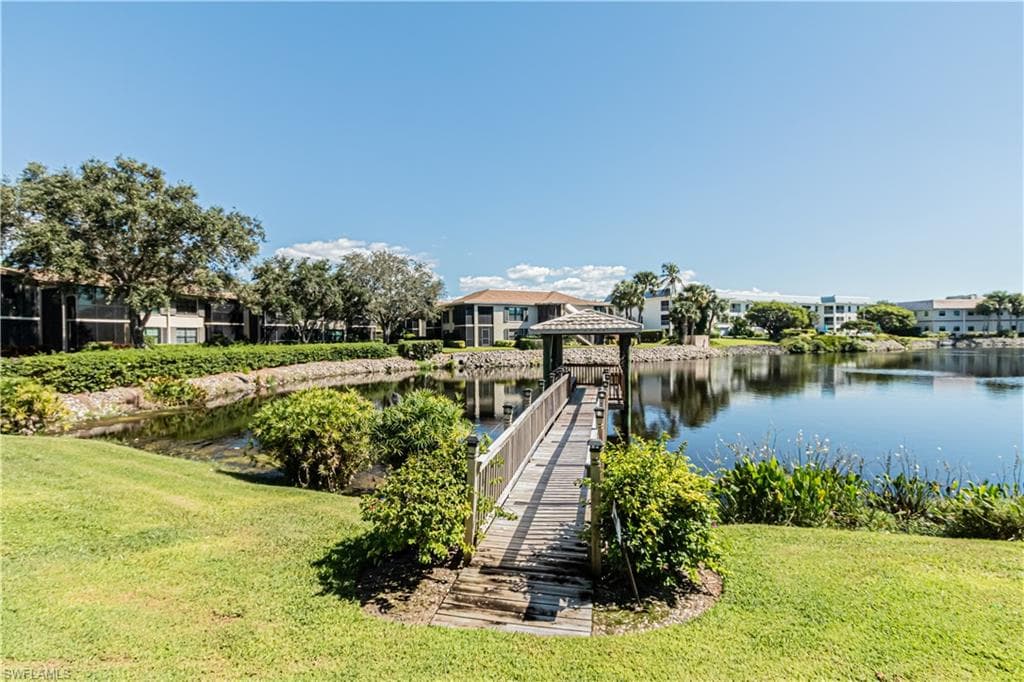 3150 Binnacle Dr 109, Naples, FL 34103-3