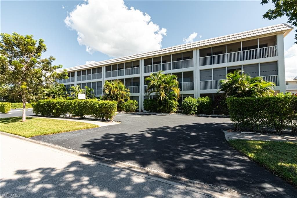 3150 Binnacle Dr 109, Naples, FL 34103-45