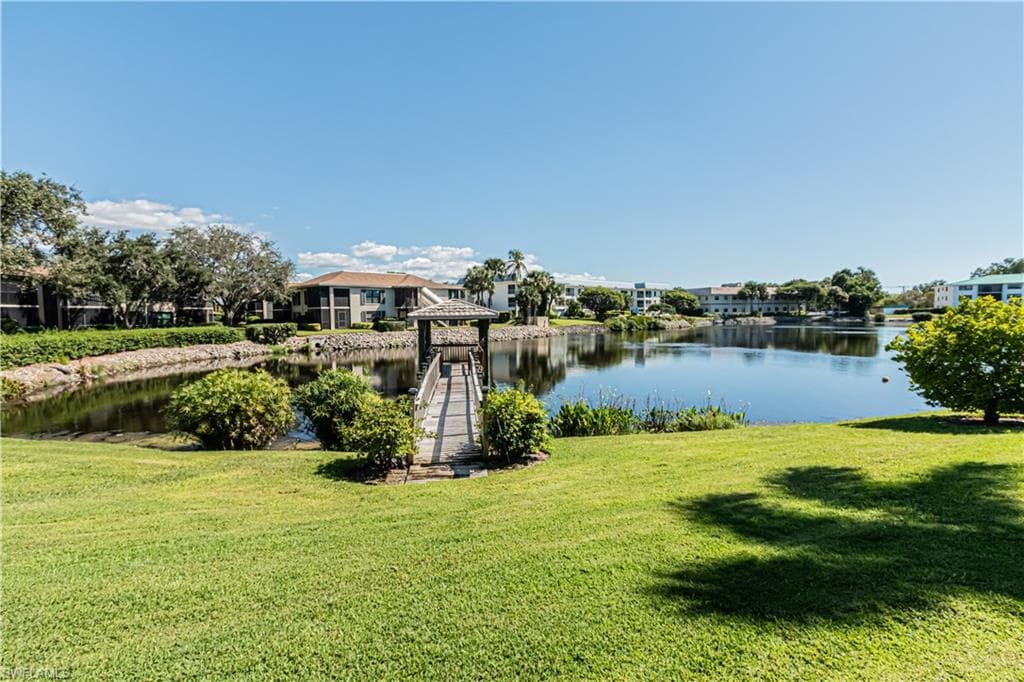 3150 Binnacle Dr 109, Naples, FL 34103-6