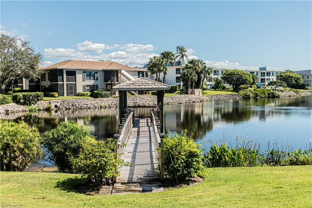 3150 Binnacle Dr 109, Naples, FL 34103-8