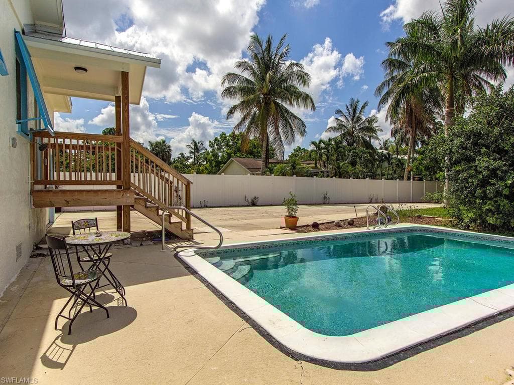 2201 Church Ave, Naples, FL 34112-10