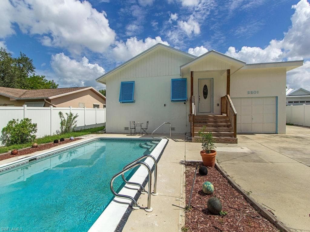 2201 Church Ave, Naples, FL 34112-11