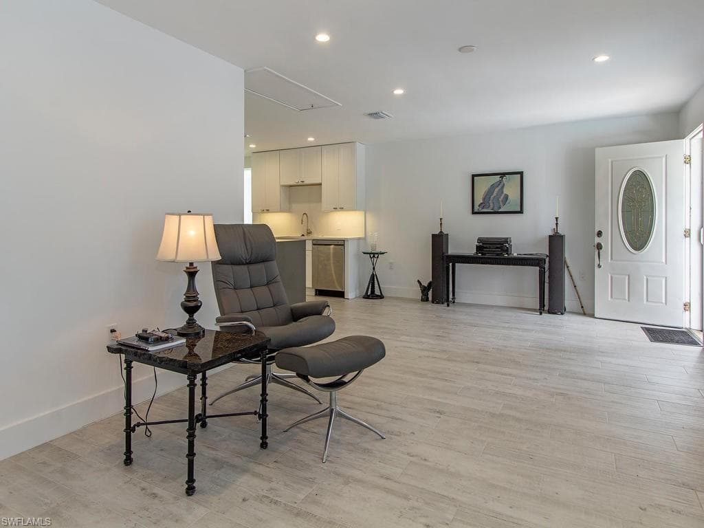 2201 Church Ave, Naples, FL 34112-4