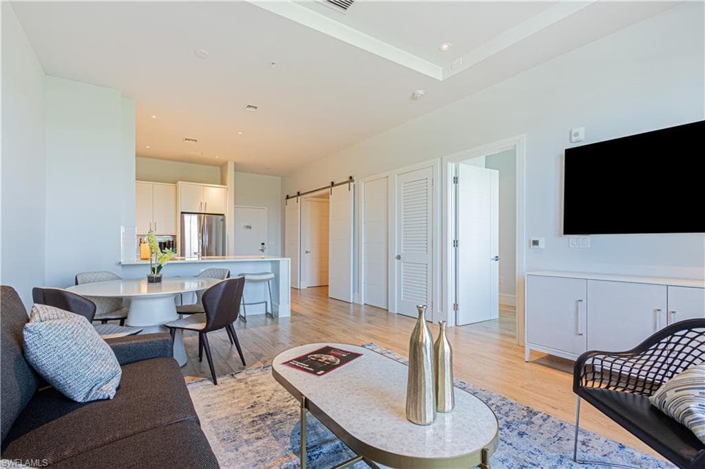 101 8th St S 204, Naples, FL 34102-11