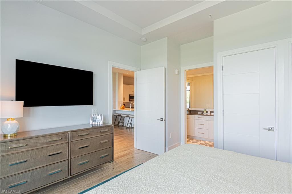 101 8th St S 204, Naples, FL 34102-19