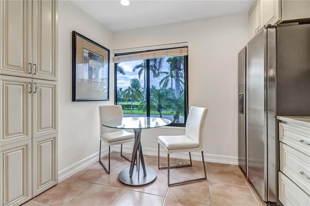615 8th Ave S 615, Naples, FL 34102-11