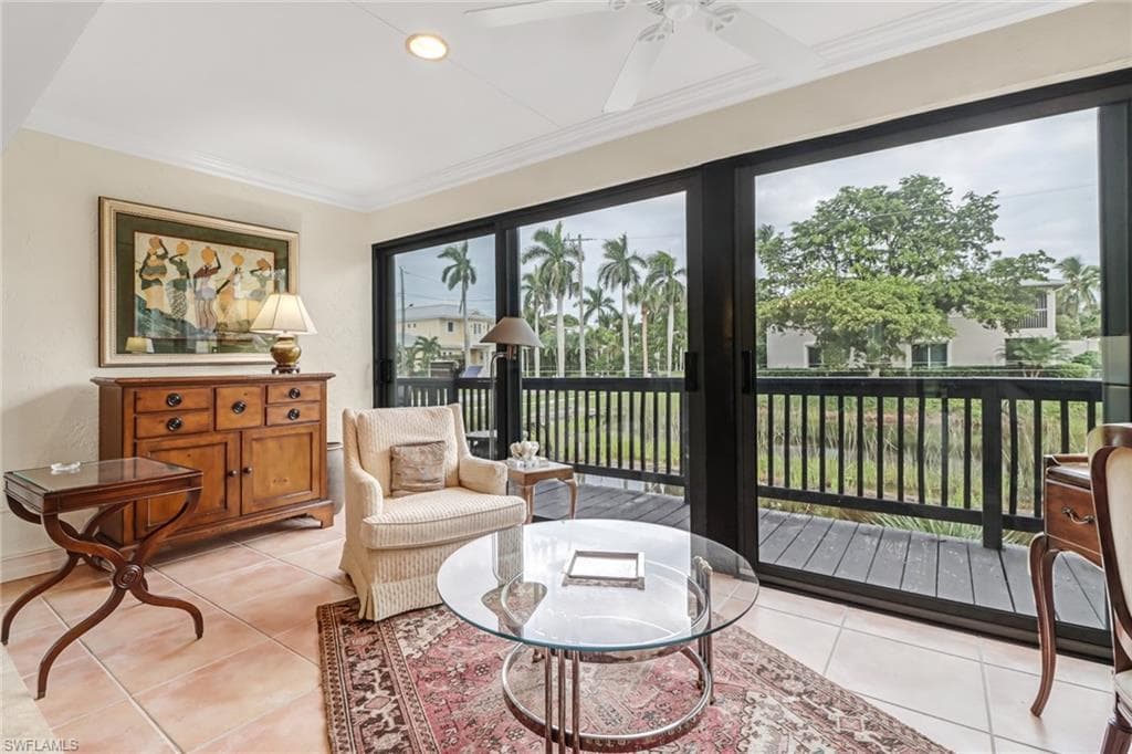 615 8th Ave S 615, Naples, FL 34102-17