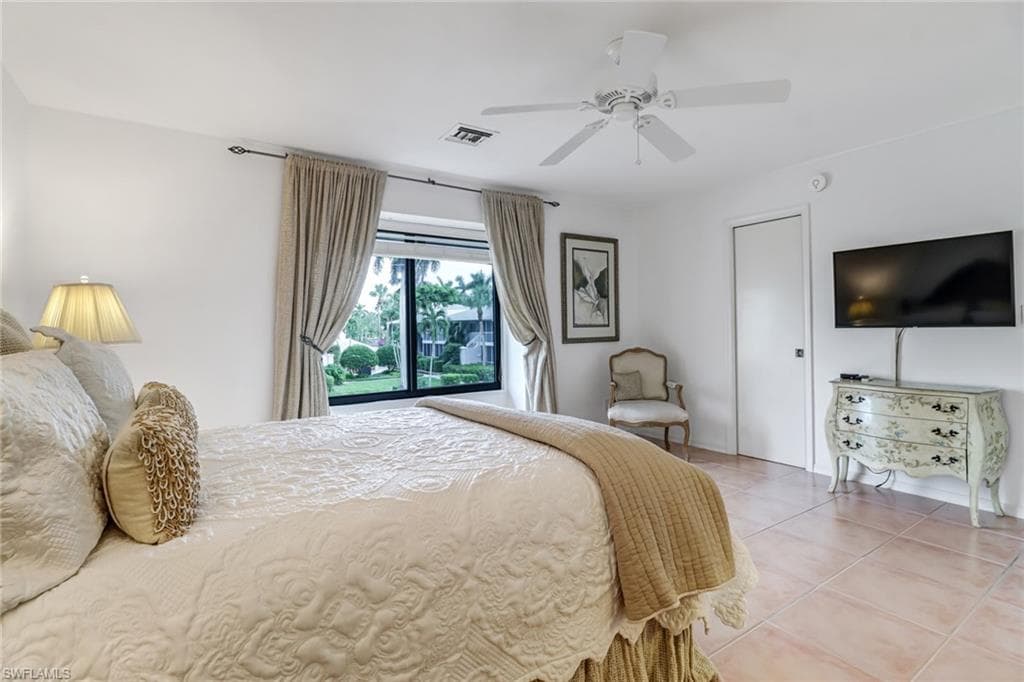 615 8th Ave S 615, Naples, FL 34102-19