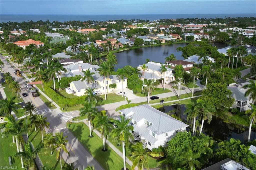 615 8th Ave S 615, Naples, FL 34102-26