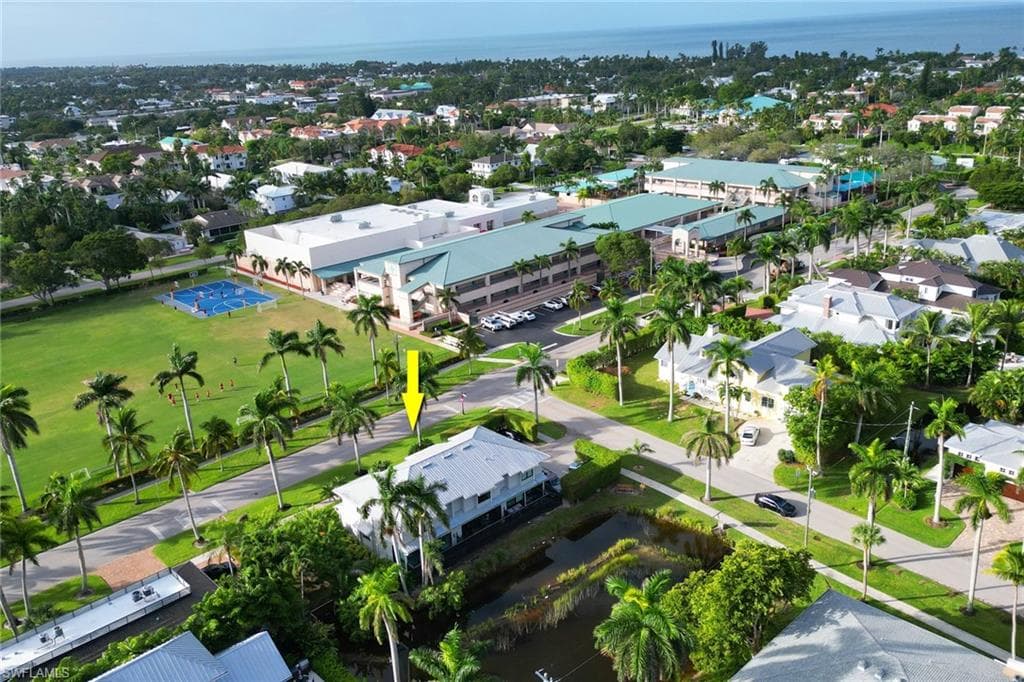 615 8th Ave S 615, Naples, FL 34102-27