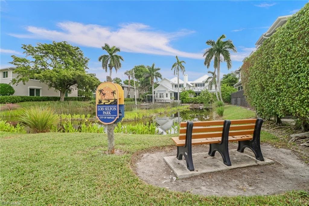 615 8th Ave S 615, Naples, FL 34102-30