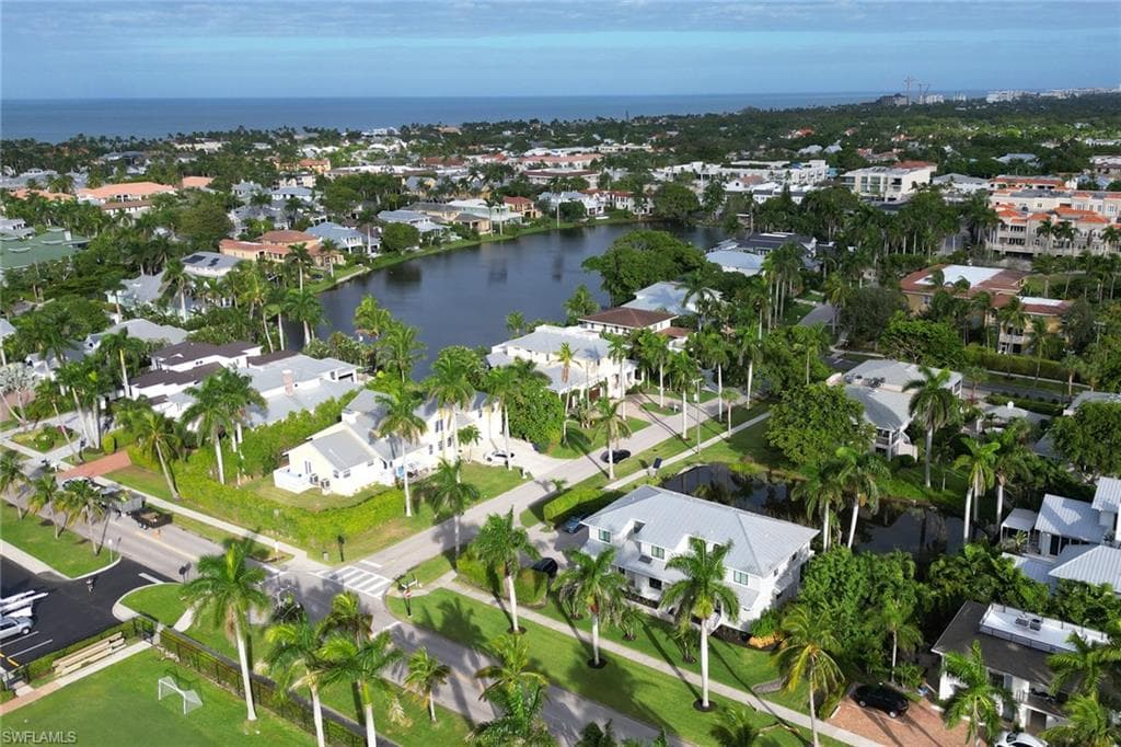 615 8th Ave S 615, Naples, FL 34102-32