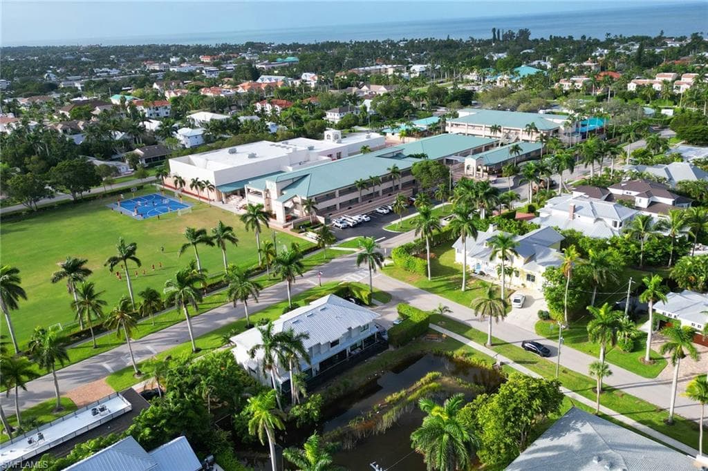 615 8th Ave S 615, Naples, FL 34102-37