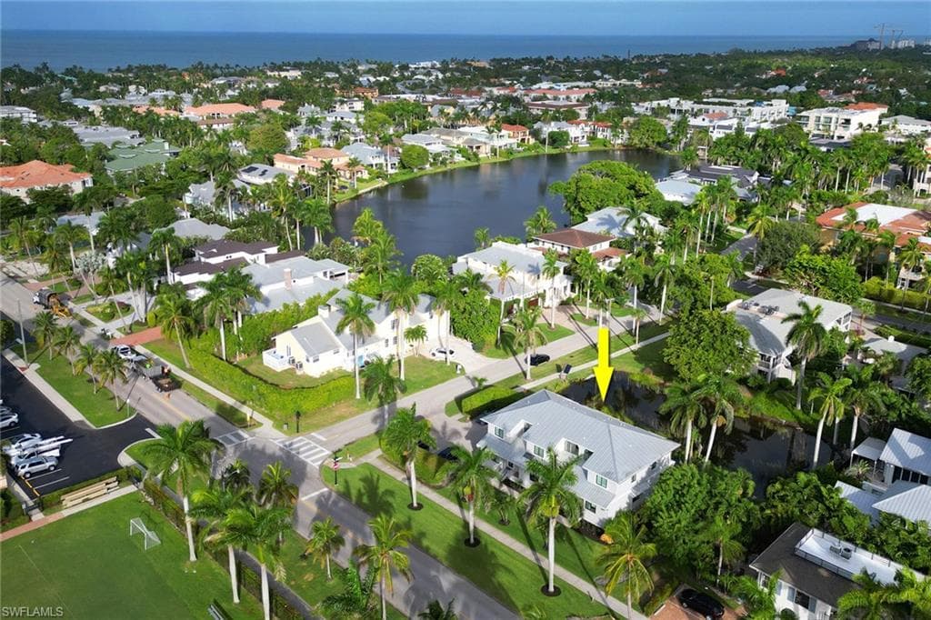 615 8th Ave S 615, Naples, FL 34102-39