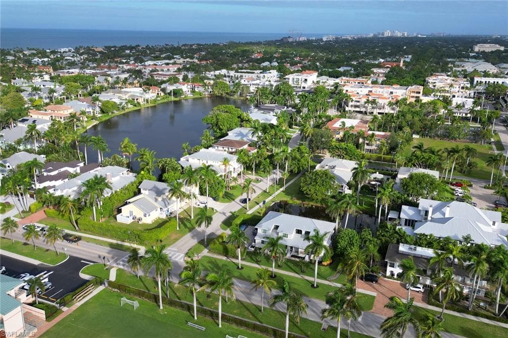 615 8th Ave S 615, Naples, FL 34102-40
