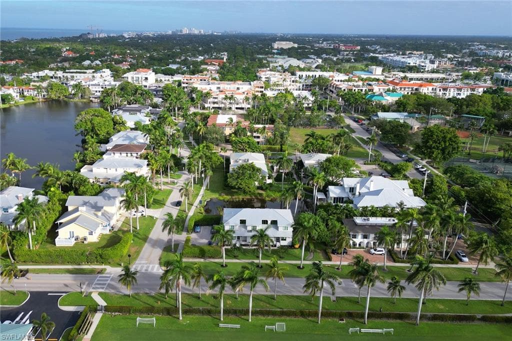 615 8th Ave S 615, Naples, FL 34102-41