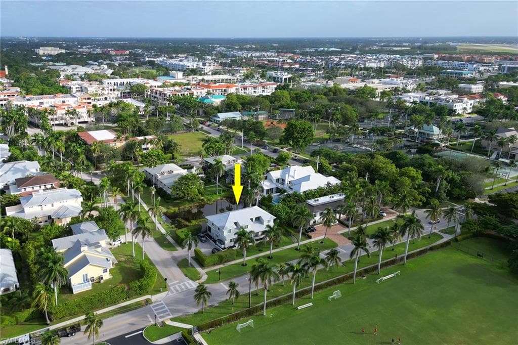 615 8th Ave S 615, Naples, FL 34102-44