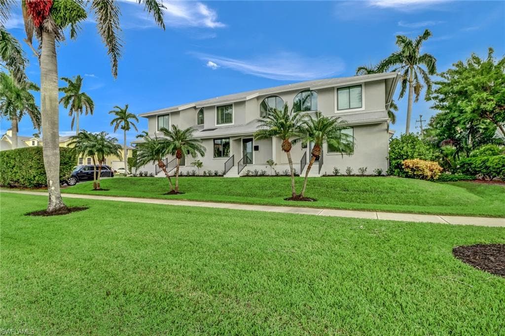 615 8th Ave S 615, Naples, FL 34102-4