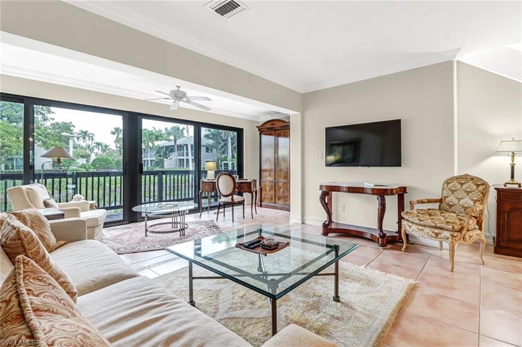 615 8th Ave S 615, Naples, FL 34102-6