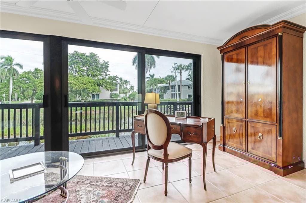 615 8th Ave S 615, Naples, FL 34102-7