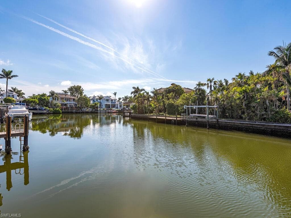688 21st Ave S, Naples, FL 34102-4