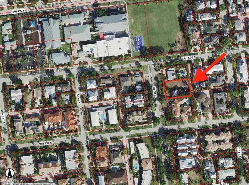 955 6th St S, Naples, FL 34102-10