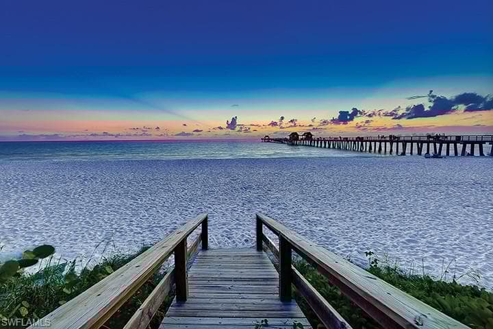 955 6th St S, Naples, FL 34102-18