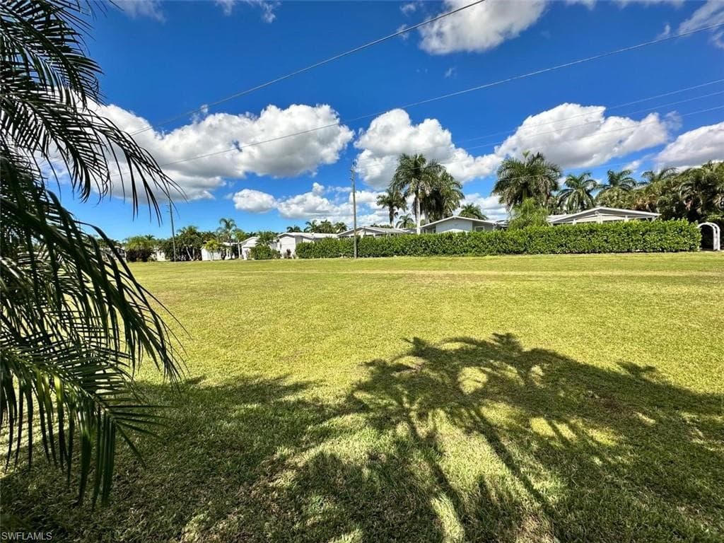 1453 Diamond Lake Cir, Naples, FL 34114-15