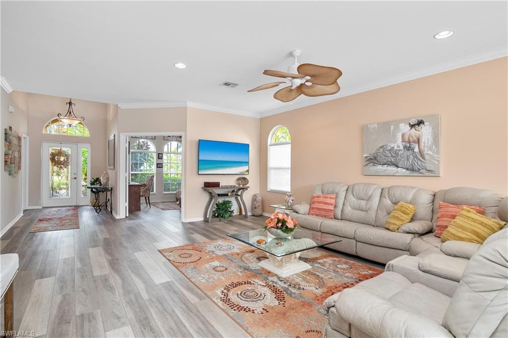 9631 Raven Ct, Estero, FL 33928-1