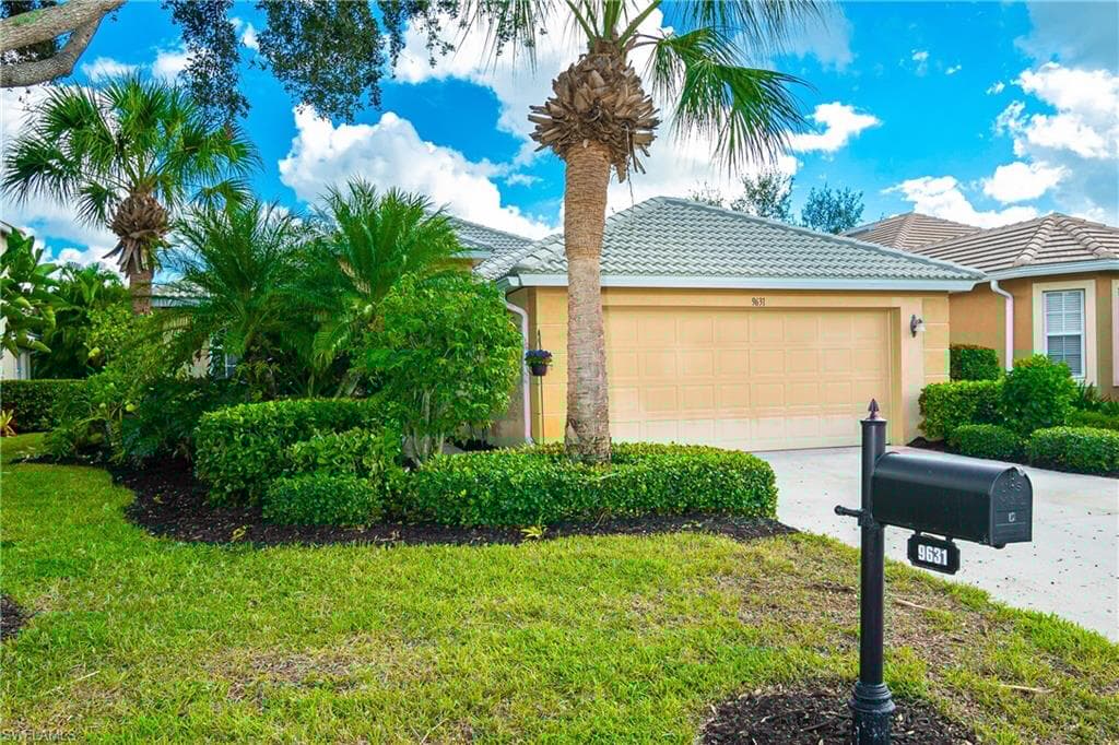 9631 Raven Ct, Estero, FL 33928-5
