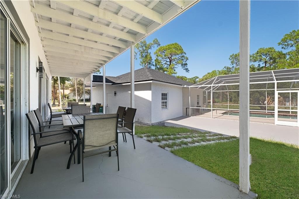 6025 Sea Grass Ln, Naples, FL 34116-25