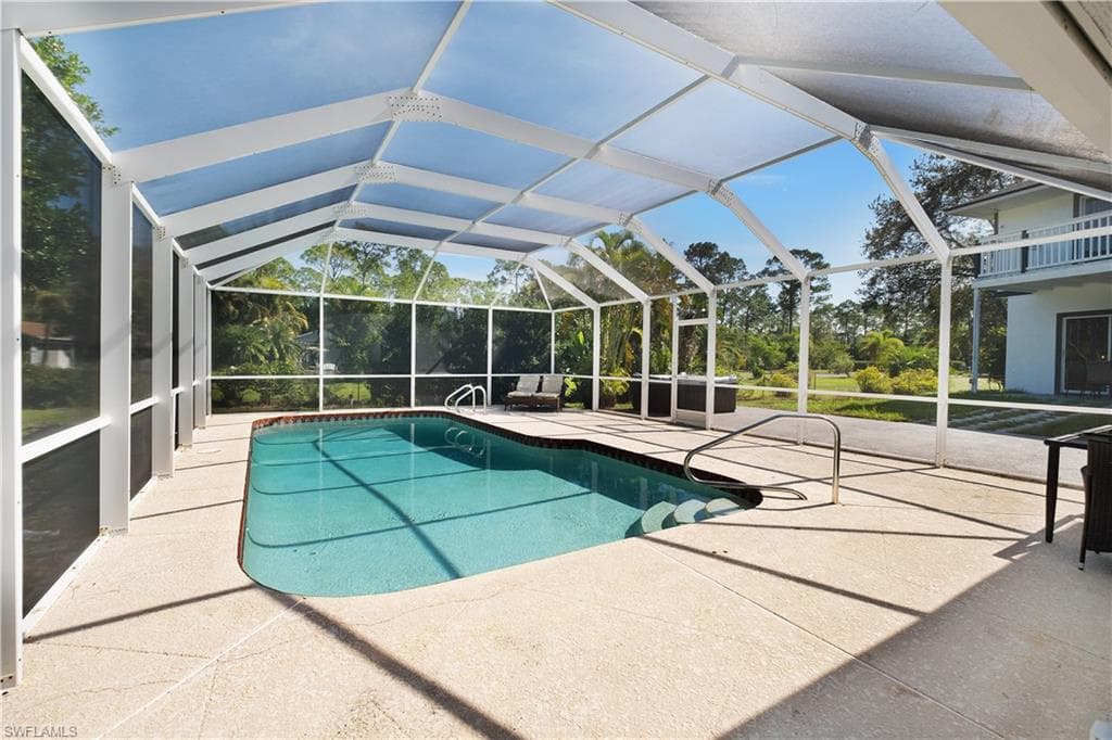 6025 Sea Grass Ln, Naples, FL 34116-26