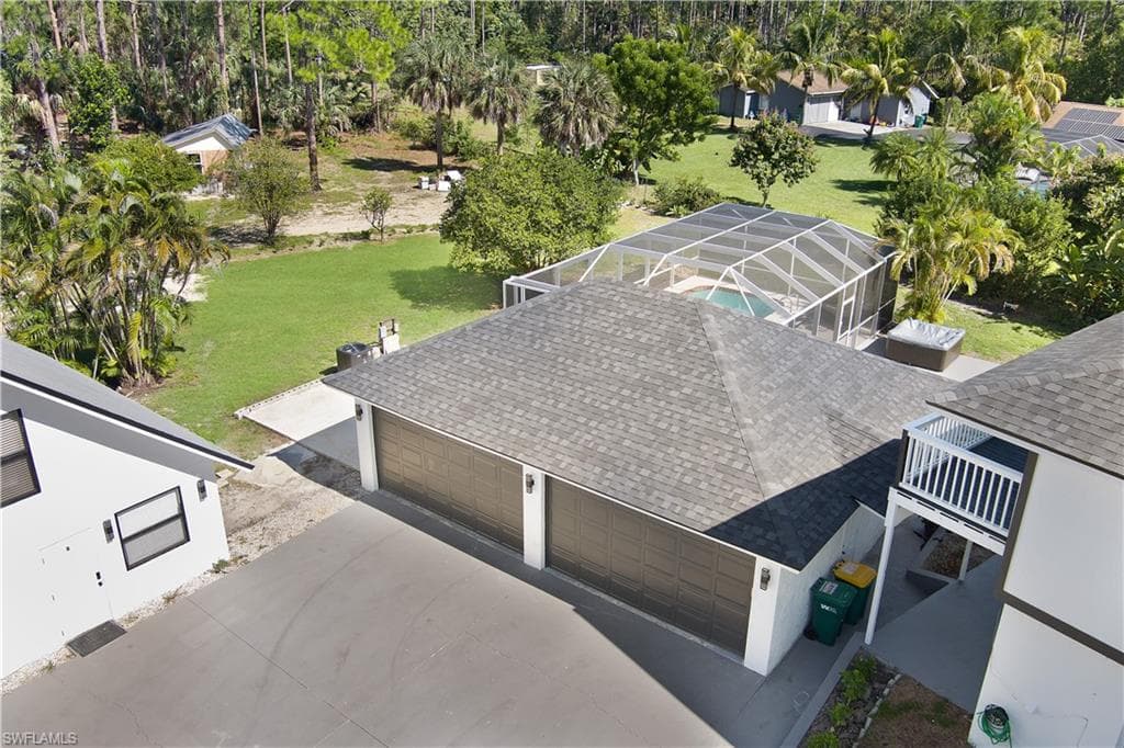 6025 Sea Grass Ln, Naples, FL 34116-28