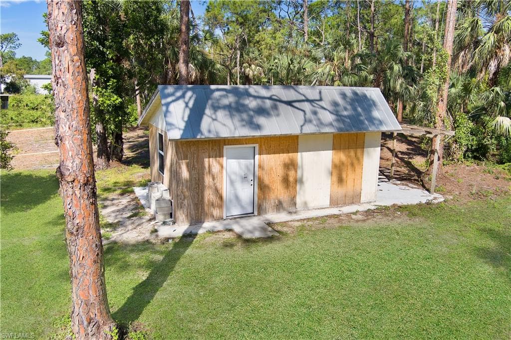 6025 Sea Grass Ln, Naples, FL 34116-31