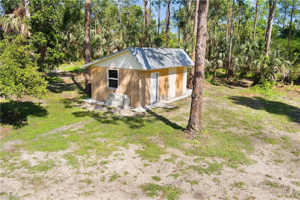 6025 Sea Grass Ln, Naples, FL 34116-32