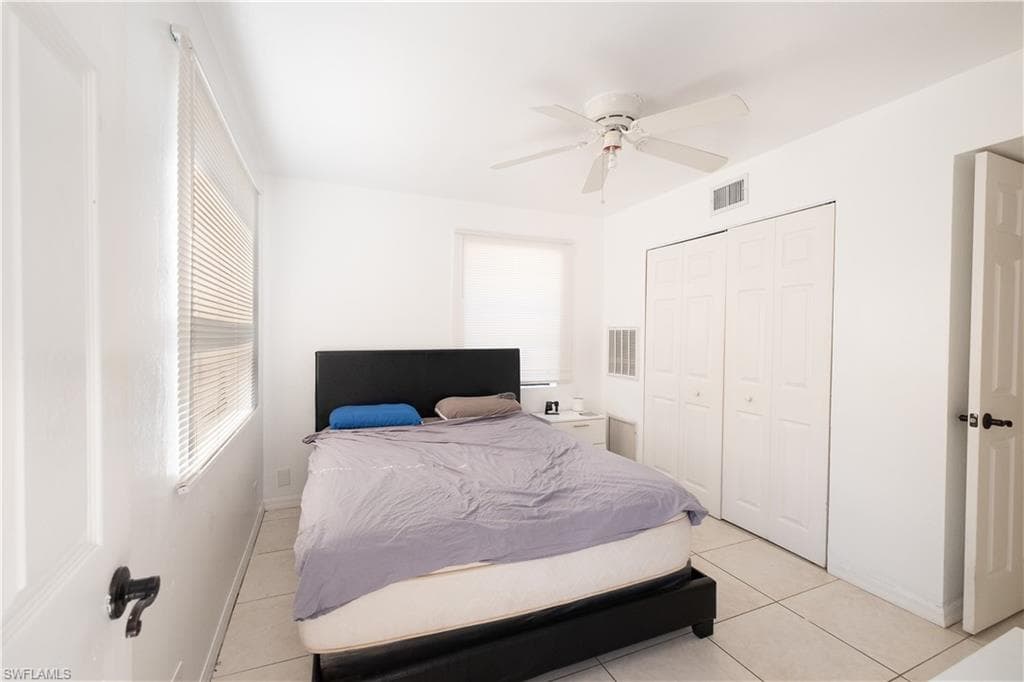 6025 Sea Grass Ln, Naples, FL 34116-36