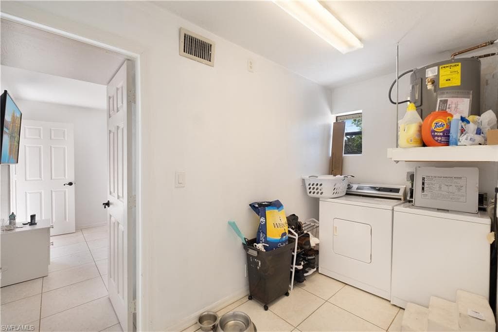 6025 Sea Grass Ln, Naples, FL 34116-37