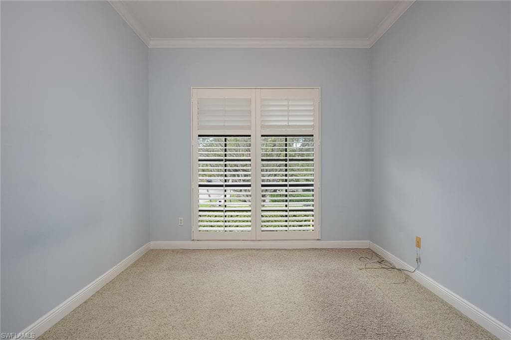 705 10th St S 204, Naples, FL 34102-9