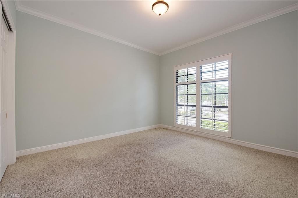 705 10th St S 204, Naples, FL 34102-12