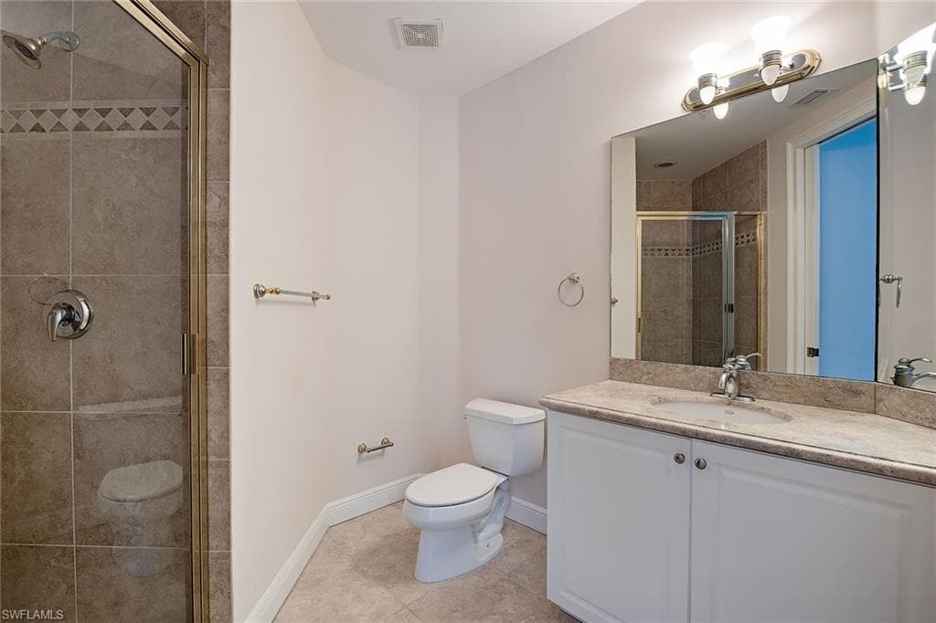 705 10th St S 204, Naples, FL 34102-13